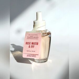 Bath & Body Works  Rose Water & Ivy Wallflower Refill